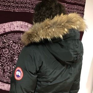 Canada Goose Jackets & Coats - Selling Women’s Canada Goose Parka. Size L Canada Goose Jackets & Coats - Selling Women’s Canada Goose Parka. Size L